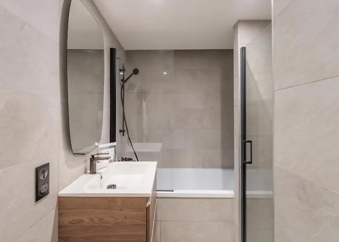 Appartement 6 Pers. Proche Pistes A Le Praz Avec Wifi Et Parking - Fr-1-568-39 Courchevel